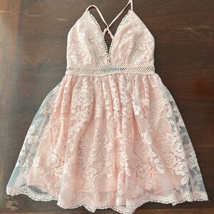 Miss Avenue Lace Deep-V-Neck Dress | peach | M